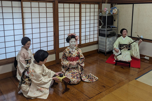 如何學習東京的藝妓禮儀：神樂坂的 Ozashiki Asobi（娛樂）